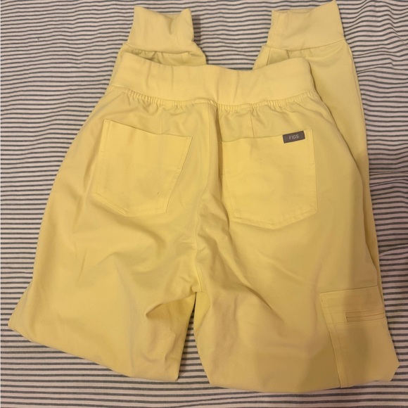 FIGS Scrub Set - Picture 5 of 6